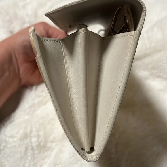 LOUIS VUITTON VERNIS SNAP WALLET- Authentic- Ombre Yellow​